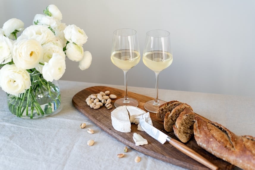 Guida ai bianchi di Bordeaux: storia, caratteristiche e abbinamenti